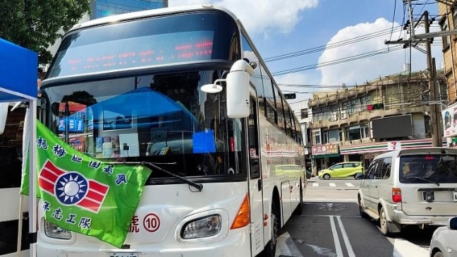 「青力相挺・熱血同行」系列捐血活動，號召青年朋友與社會大眾挽袖捐血。