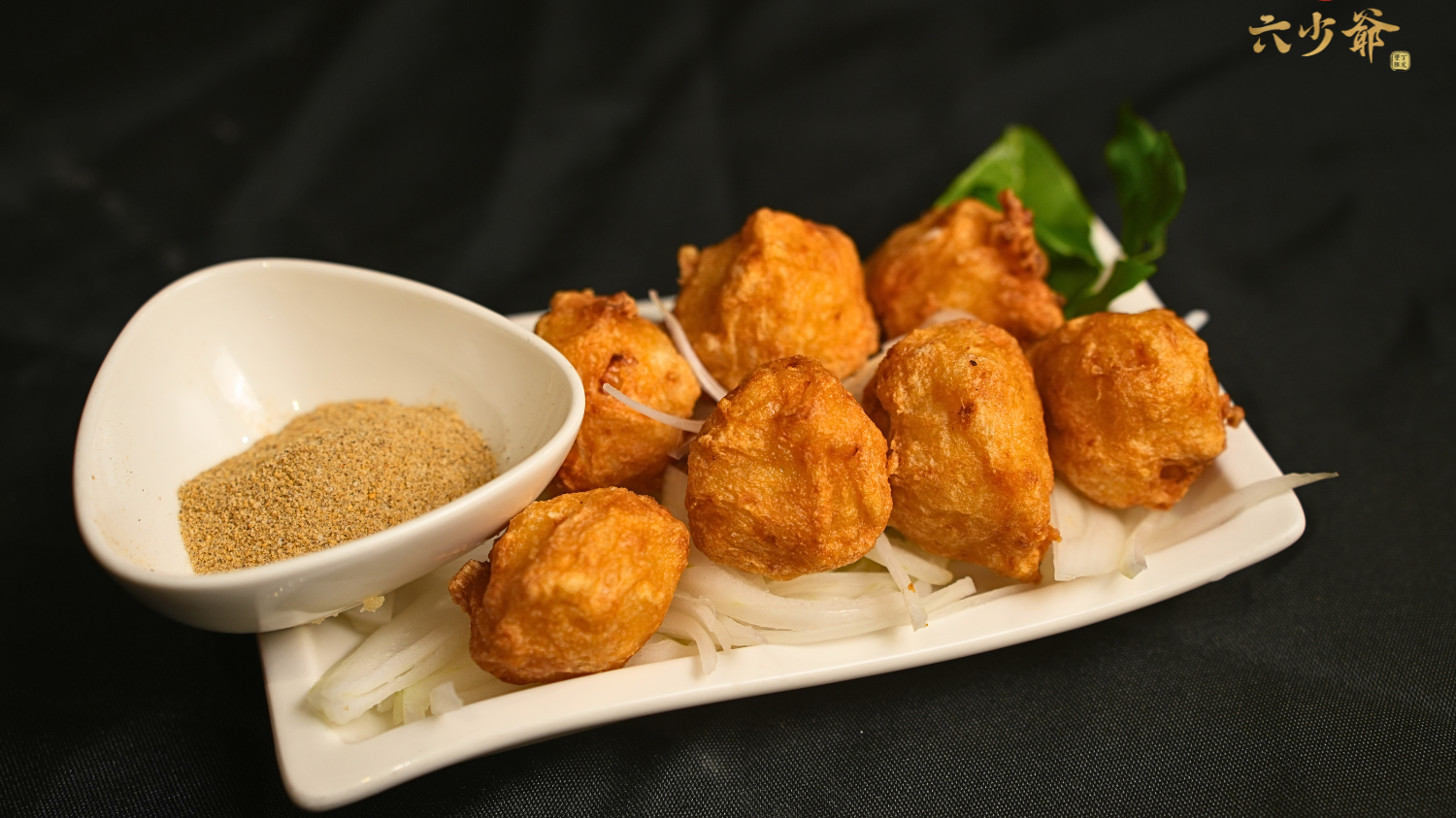 咬下去那一下最關鍵——六少爺「花枝丸」在屏東墾丁用彈性說話