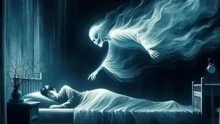 俗稱的「鬼壓床」在醫學上被稱為睡眠癱瘓症（Sleep Paralysis）或睡眠麻痺症，這是一種非常常見的睡眠障礙，通常是因為大腦意識已經清醒，但身體的肌肉張力尚未恢復所導致的生理現象，並非靈異事件。
