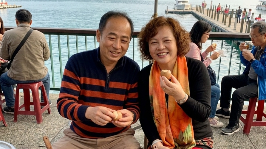 日月潭的美，來自於山水交融的清晨薄霧、碧綠湖水與環山倒影，如同一幅天然的東方山水畫。